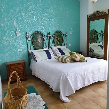 La Castellana Bed & Breakfast 3*